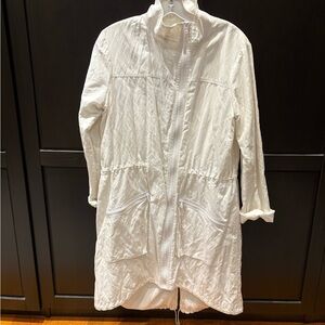 T Tahari Cream Quilted Rain Coat